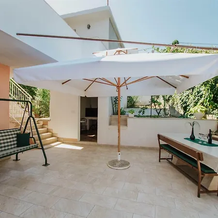 Marinela Apartment *